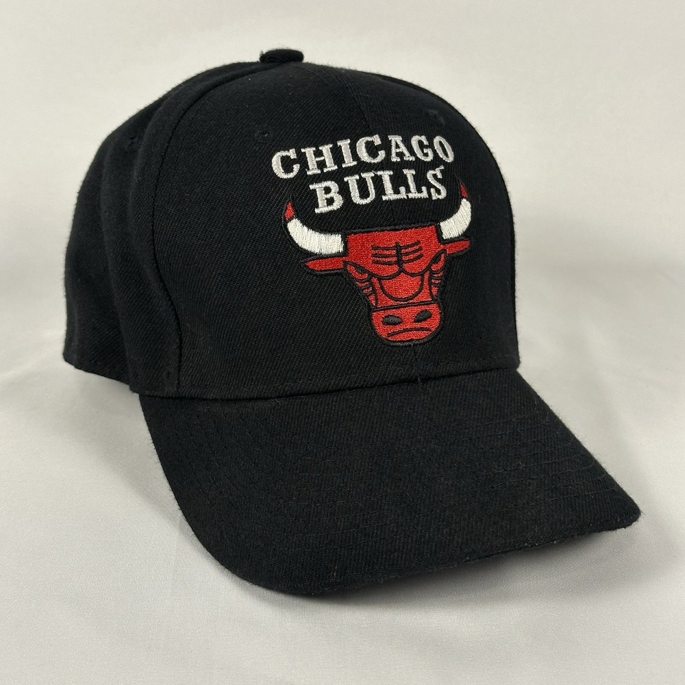 Chicago Bulls New Era 59FIFTY Fitted Hat 7 1/8 Black Red NBA Cap Wool Blend